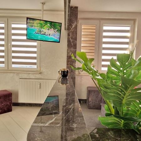 Chill Toronto Apartment Bialystok Luaran gambar