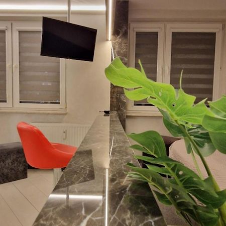 Chill Toronto Apartment Bialystok Luaran gambar