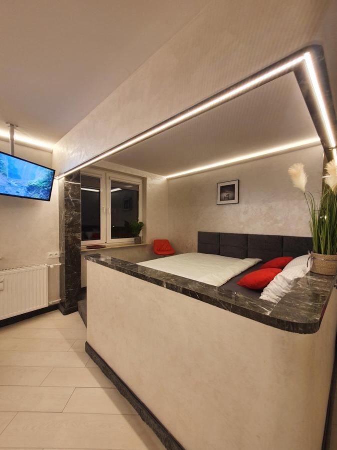 Chill Toronto Apartment Bialystok Luaran gambar